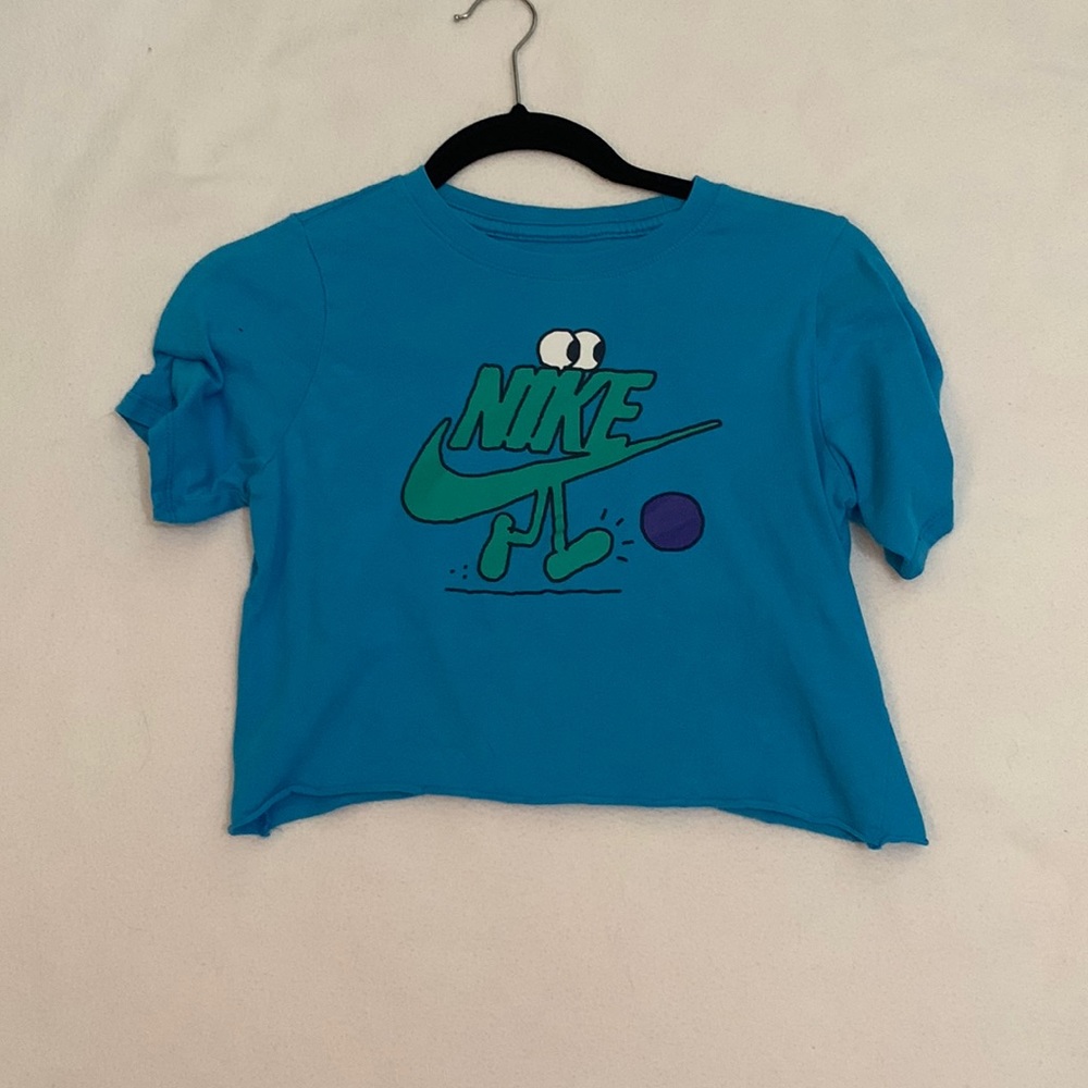 cropped nike kids shirt size L